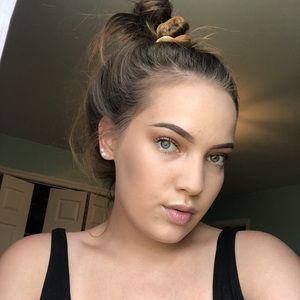 Meet your Posher, Leann